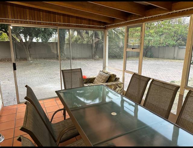 3 BEDROOM HOUSE TO LET IN OLIVEDALE